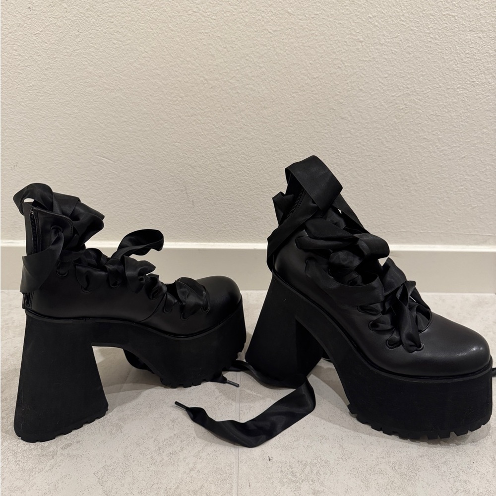Dancing Hearts Platform Boots - Black